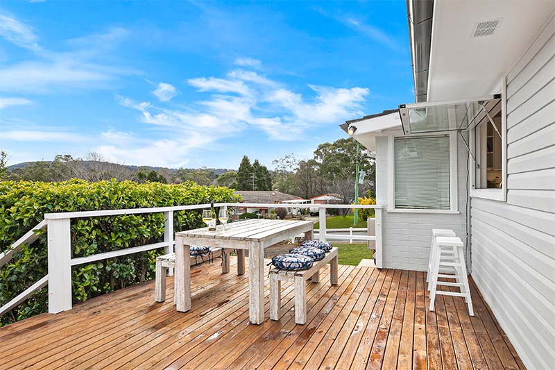 Cottage-garden-landscape-deck